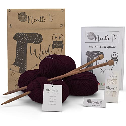 Needle It® - Komplettes Strickset für Anfänger mit Stricknadeln - Strickschal aus Wolle - Geschenkidee (Burgunderrot) von Needle It