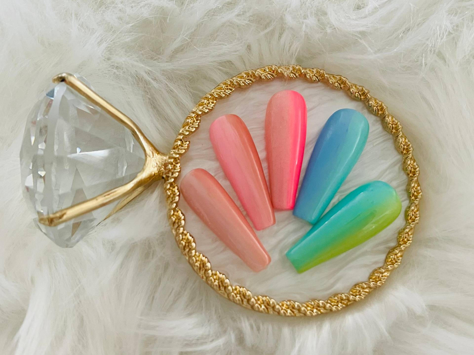 Regenbogen Ombré Drücken Auf Nägel Regenbogen Ombré Drücken Auf Nägel von Nenesnails