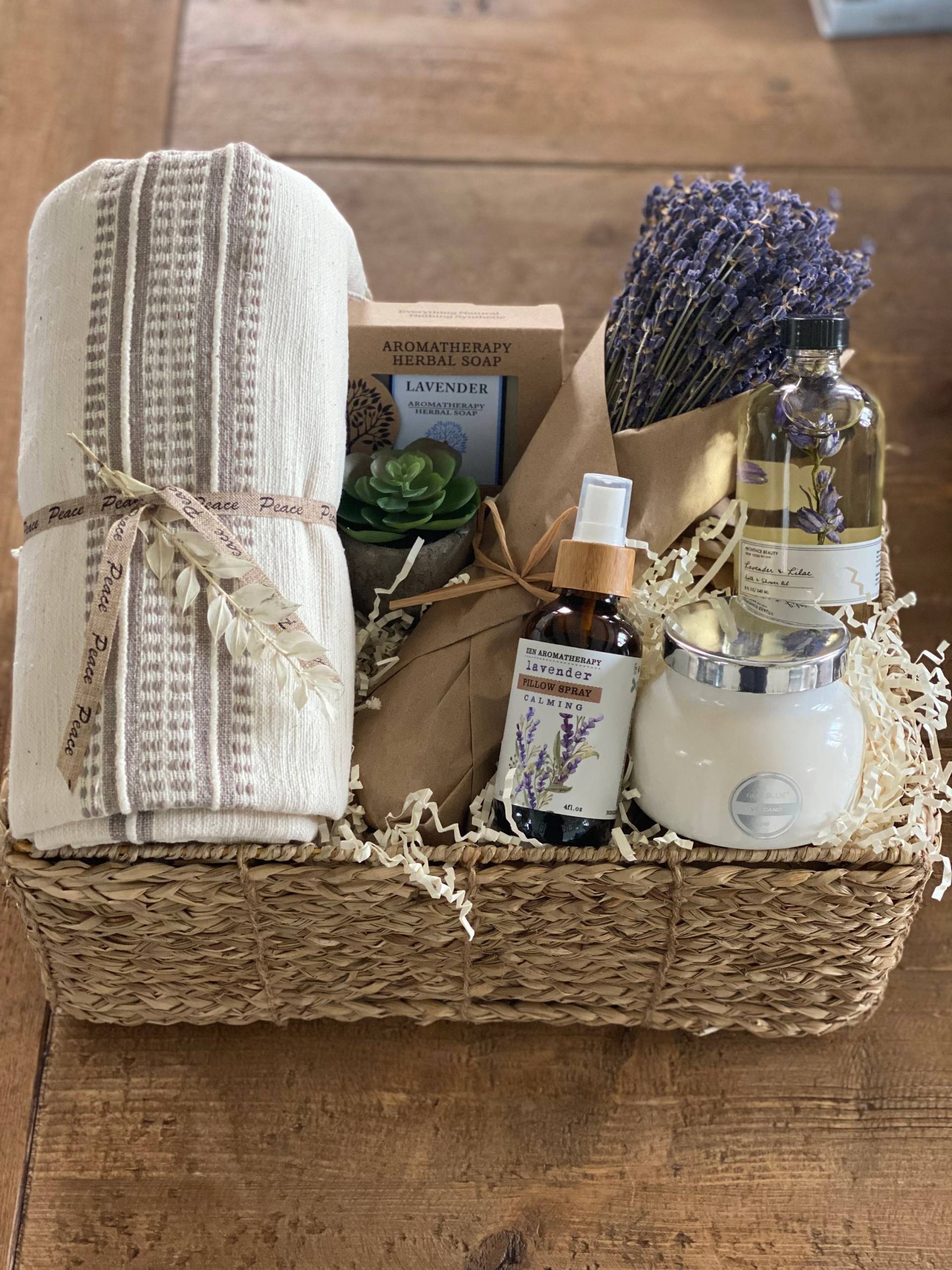 Lavendel Geschenkkorb/Luxus-Spa-Liebhaber-Geschenk Wellness-Geschenk Themen-Geschenkkörbe Gute Besserung Entspannung Ruhestand Gebete von NestCustomBaskets