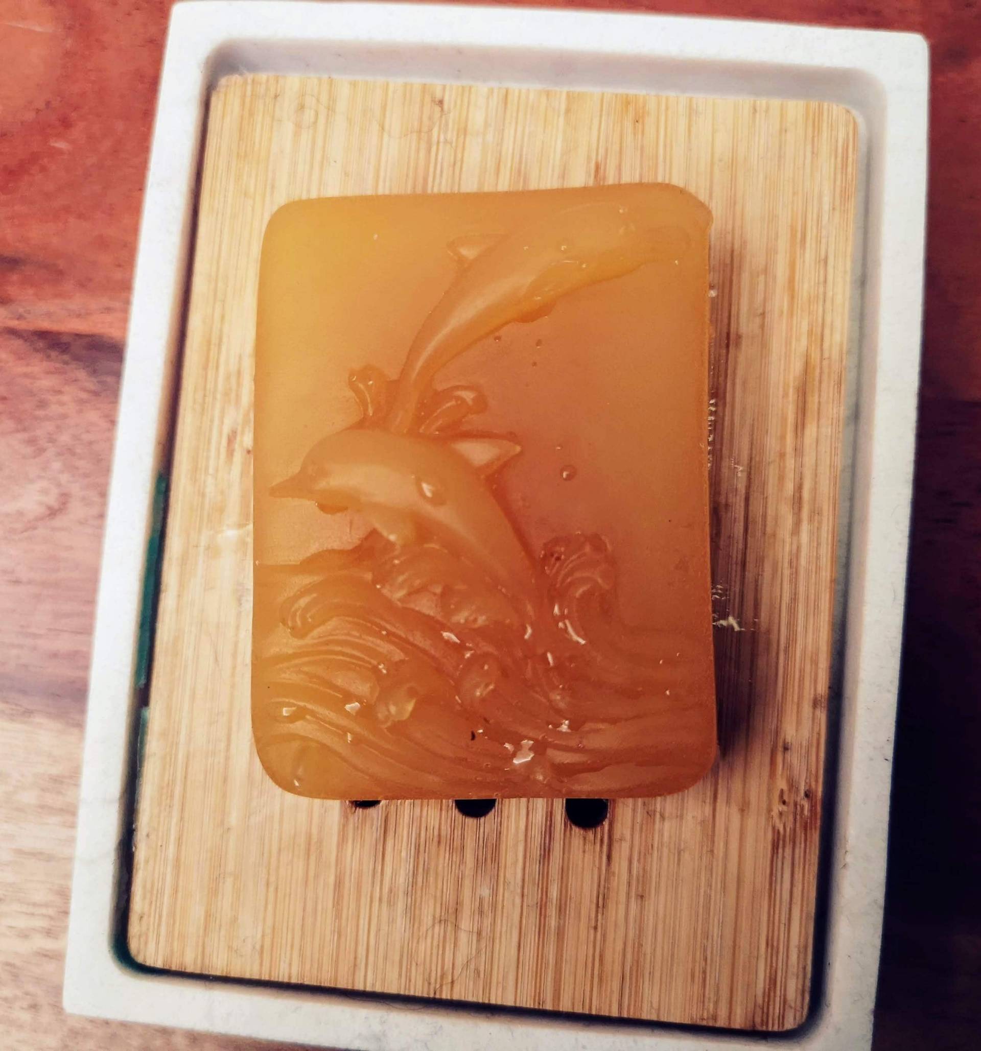 Delephin-Seife Mit Honig Und Mandelöl Delephin-Seife Mit Honig Und Mandelöl von NicolesDekoparadies