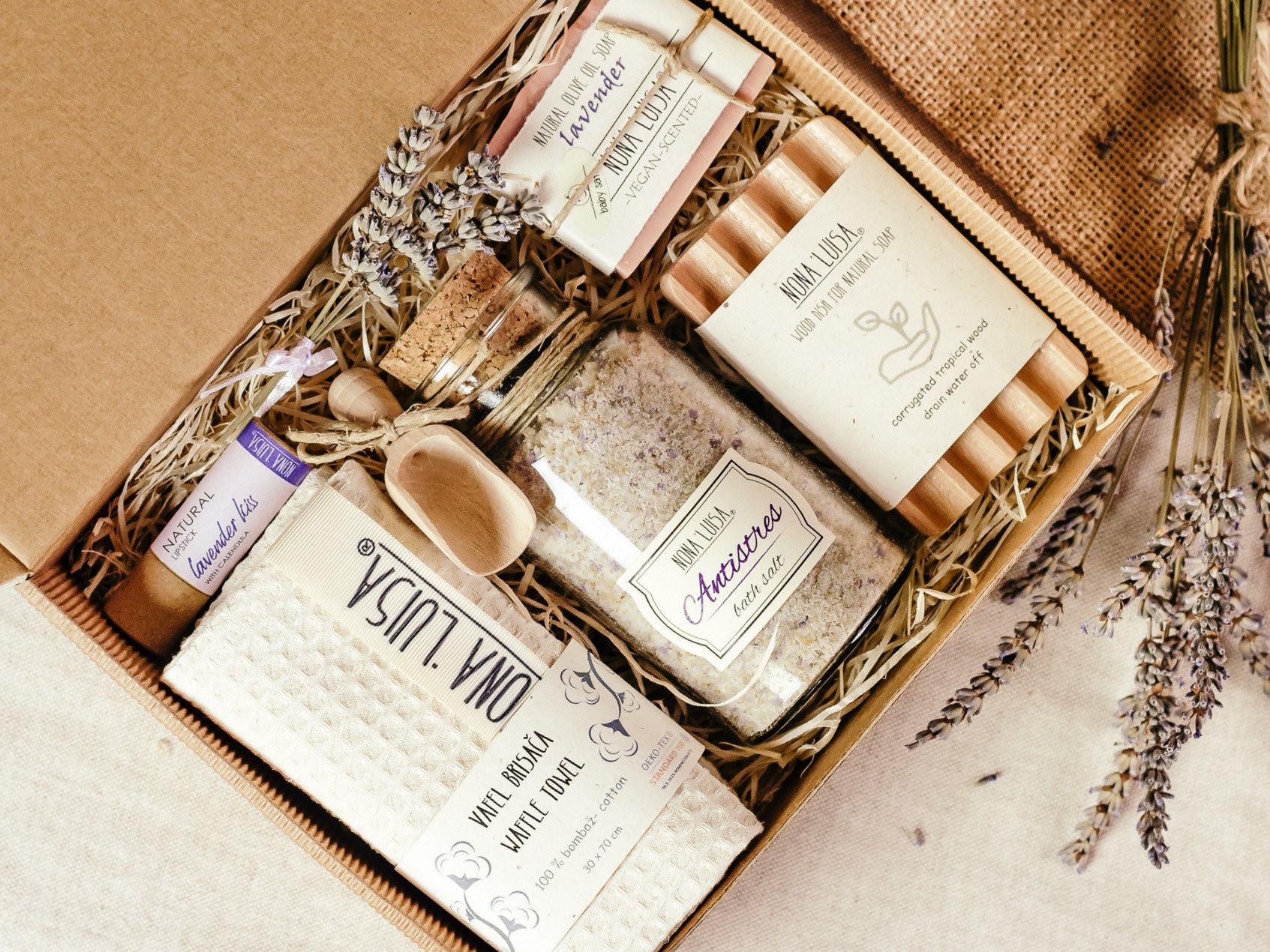 Lavendel Entspannung Geschenkbox | Pflegepaket Für Sie Badesalz Geschenkkorb Spa Geschenk von NonaLuisa