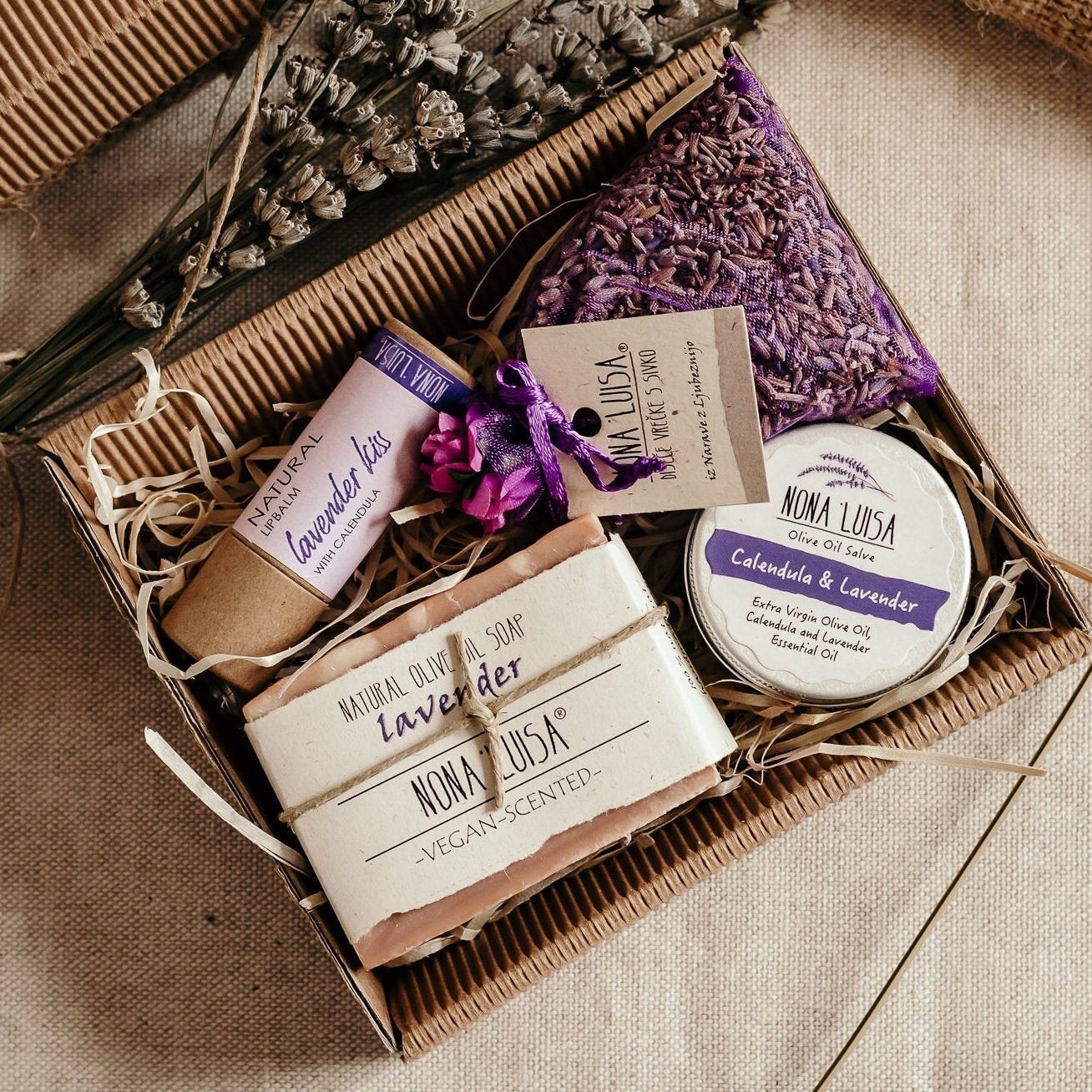 Premium Lavendel-Segelpflege-Geschenkbox | Pflegepaket Geschenkbox Für Frauen Sie Geschenkkorb Lehrer-Geschenk-Box Premium Lavendel-Segelpflege-Geschenkbox | Pflegepaket Geschenkbox Für Frauen Sie Geschenkkorb Lehrer-Geschenk-Box von NonaLuisa