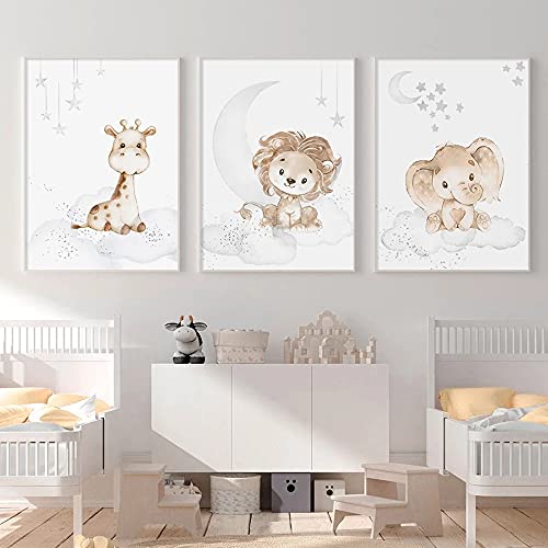 3 Safari Baby Tiere Bilder 50x70 Wandposter Babyzimmer Beige Grau Poster Tiere Kinder Elefanten Giraffe Löwe Wandbilder Kinderzimmer Wolke Stern Mond Poster Leinwand ohne Rahmen von Nordic Ideas