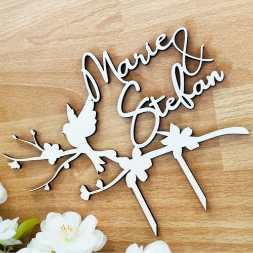 NoriKids Cake-Topper personalisiert & handgefertigt – Tortenstecker aus Holz – Tortendeko Hochzeit – Motiv Taube, Ast & Namen – individuelle Hochzeitsdeko – personalisierte Geschenke NoriKids Cake-Topper personalisiert & handgefertigt – Tortenstecker aus Holz – Tortendeko Hochzeit – Motiv Taube, Ast & Namen – individuelle Hochzeitsdeko – personalisierte Geschenke von NoriKids