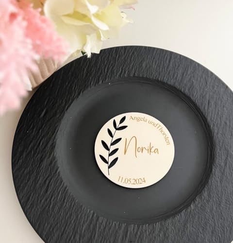 NoriKids Platzkarten Hochzeit & Jubiläum | Tischkarten als Untersetzer aus Holz | mit Namen der Gäste & des Brautpaares | Motiv Blätterdesign | personalisierte Gastgeschenke NoriKids Platzkarten Hochzeit & Jubiläum | Tischkarten als Untersetzer aus Holz | mit Namen der Gäste & des Brautpaares | Motiv Blätterdesign | personalisierte Gastgeschenke von NoriKids