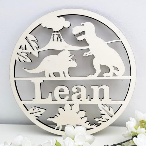 NoriKids Türschild aus Holz & individuellem Namen | Namensschilder für die Tür | Schild für Kinderzimmer & Zimmertür | Motiv Dinosaurier | personalisierte Geschenke NoriKids Türschild aus Holz & individuellem Namen | Namensschilder für die Tür | Schild für Kinderzimmer & Zimmertür | Motiv Dinosaurier | personalisierte Geschenke von NoriKids