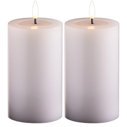 2er Set LED Stumpenkerzen mittel weiß Echtwachskerze mit beweglicher Flamme flackernd - Timerfunktion für 6 Stunden Warmweißes Licht 7,5cm ø 12,5cm Höhe - 2 AA Batterien nötig Echtwachspiegel 2er Set LED Stumpenkerzen mittel weiß Echtwachskerze mit beweglicher Flamme flackernd - Timerfunktion für 6 Stunden Warmweißes Licht 7,5cm ø 12,5cm Höhe - 2 AA Batterien nötig Echtwachspiegel von Novaliv