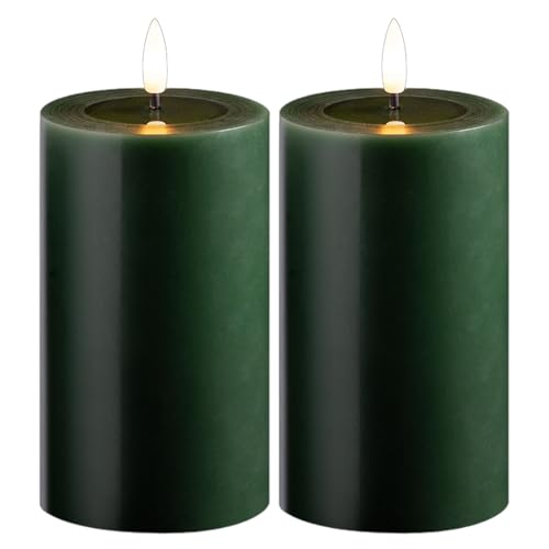Novaliv 2er Set LED Stumpenkerzen mittel grün Echtwachskerze mit beweglicher Flamme flackernd - Timerfunktion für 6 Stunden warmweißes Licht 7,5cm ø 12,5cm Höhe - 2 AA Batterien nötig Echtwachspiegel von Novaliv