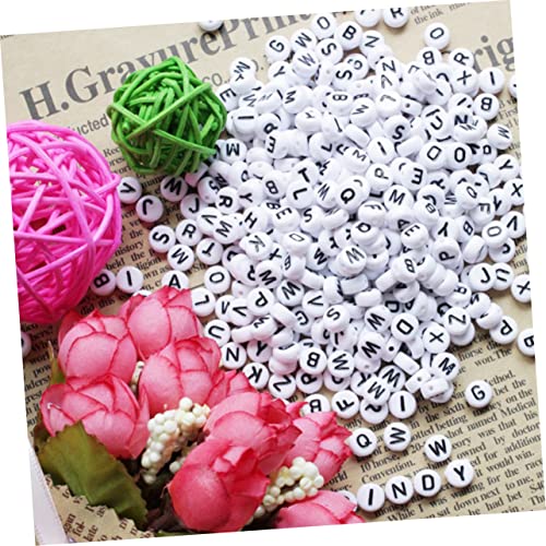 OSALADI 1350 Stück Teiliges Fächer Flache Kunststoff Buchstabenperlen Weiße Basis mit Schwarzen Buchstaben zum Auffädeln für Schmuckherstellung DIY Armbänder Halsketten OSALADI 1350 Stück Teiliges Fächer Flache Kunststoff Buchstabenperlen Weiße Basis mit Schwarzen Buchstaben zum Auffädeln für Schmuckherstellung DIY Armbänder Halsketten von OSALADI