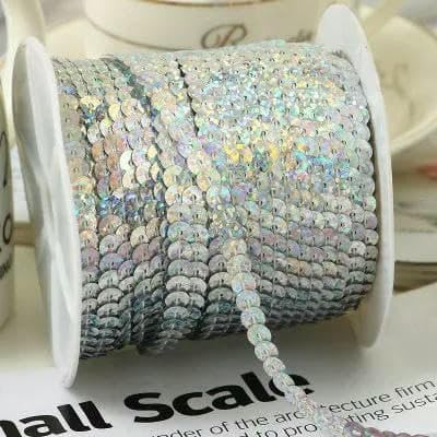 100Y Silber AB Wunderschöne Paillettenbandbesatz zum Basteln, Nähen, Nähgarn, Paillettenbesatz, 6 mm, 100 Yards 100Y Silber AB Wunderschöne Paillettenbandbesatz zum Basteln, Nähen, Nähgarn, Paillettenbesatz, 6 mm, 100 Yards von OXFYY