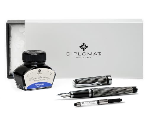 Diplomat Excellence A+ Wave guillochiert lapis schwarz, Füllfederhalter mit Schreibtinte und Konverter, Füller mit Edelstahlfeder Stärke M, Füllhalter-Set Diplomat Excellence A+ Wave guillochiert lapis schwarz, Füllfederhalter mit Schreibtinte und Konverter, Füller mit Edelstahlfeder Stärke M, Füllhalter-Set von Octopus