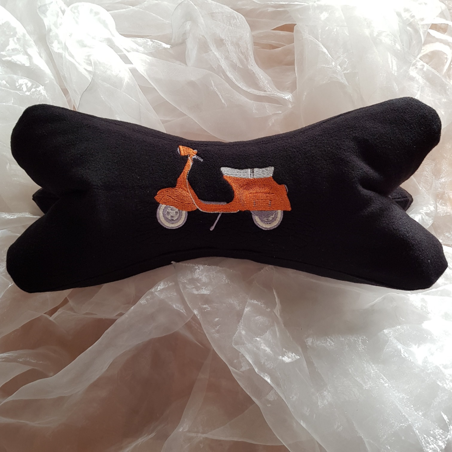 Leseknochen, Dinkelspelz, Nackenknochen, Reisekopfkissen, Außenhülle Waschbar, Personalisiert, Muttertag, Mama, Vater, Vespaliebe, Xxl Leseknochen, Dinkelspelz, Nackenknochen, Reisekopfkissen, Außenhülle Waschbar, Personalisiert, Muttertag, Mama, Vater, Vespaliebe, Xxl von Oelbachkram