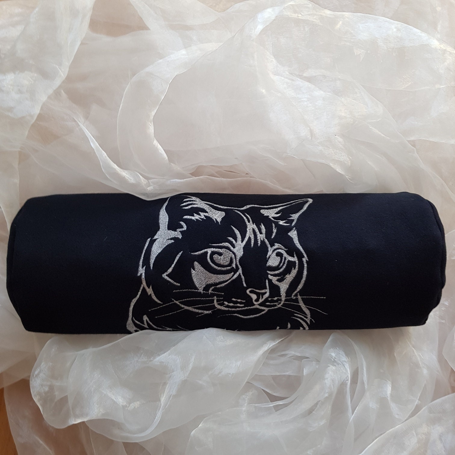 Muttertag, Yogabolster, Leserolle, Außenhülle Waschbar, Nackenrolle, Dinkelspelzfüllung, Ostern, Vatertag, Katzenliebhaber, Geschenk Muttertag, Yogabolster, Leserolle, Außenhülle Waschbar, Nackenrolle, Dinkelspelzfüllung, Ostern, Vatertag, Katzenliebhaber, Geschenk von Oelbachkram