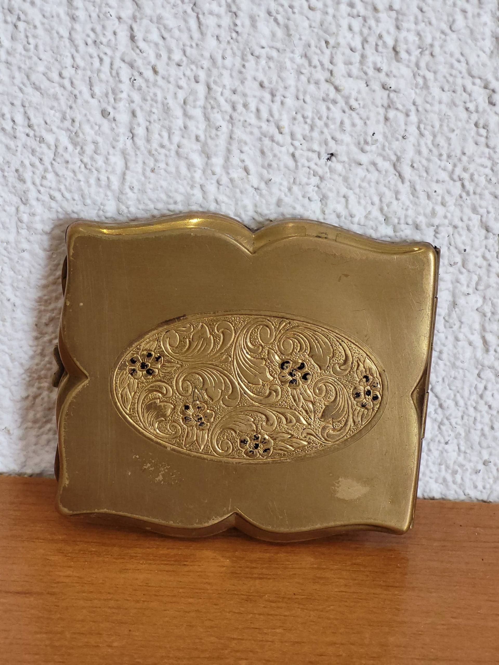 Vintage Antike Puderdose Und Spiegel - Gravierte Sammlerstück Muttergeschenk Vintage Antike Puderdose Und Spiegel - Gravierte Sammlerstück Muttergeschenk von OldButGoldShop