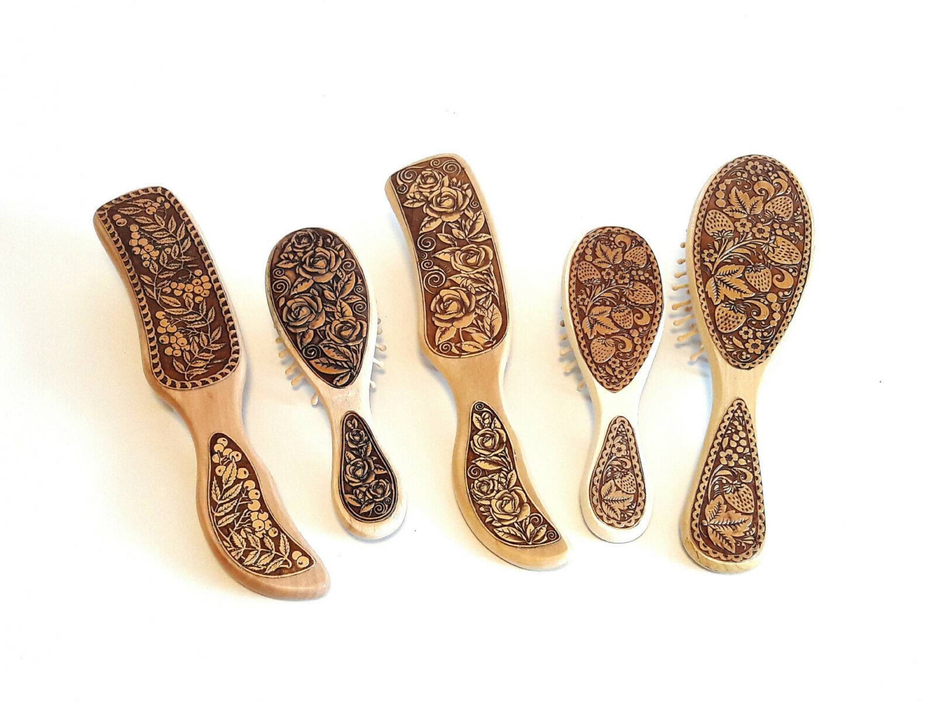 Birken Holz Haarbürste Kopfmassage Kamm Bürste Öko Natur Organikprodukt Handmade Birken Holz Haarbürste Kopfmassage Kamm Bürste Öko Natur Organikprodukt Handmade von Olebirkenwald
