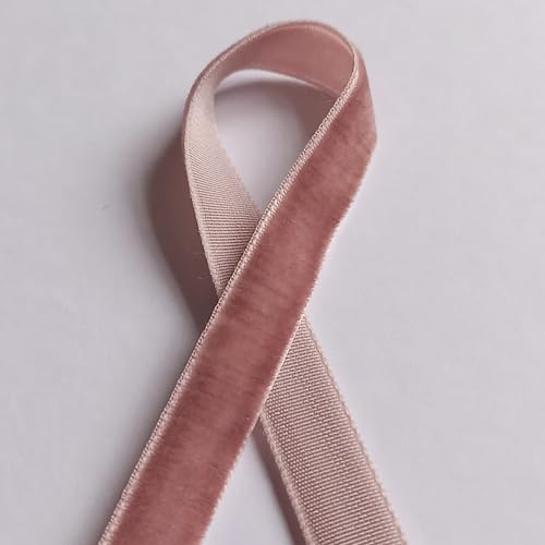 Samtband, 10 mm breit, Altrosa – pro 10 Meter Samtband, 10 mm breit, Altrosa – pro 10 Meter von On Trend Fabrics