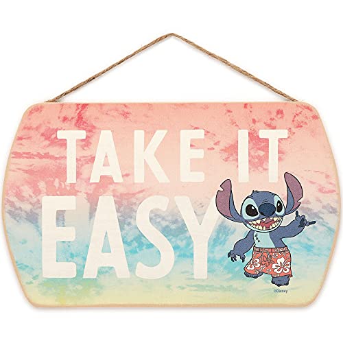 Disney Lilo and Stitch Wandschmuck – Take It Easy Hängende Holz-Wanddekoration für Kinderzimmer, Spielzimmer oder Filmzimmer Disney Lilo and Stitch Wandschmuck – Take It Easy Hängende Holz-Wanddekoration für Kinderzimmer, Spielzimmer oder Filmzimmer von Open Road Brands