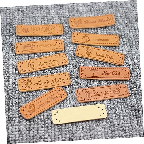 Operitacx 20 Stück Teiliges DIY Handmade PU Leder Etiketten mit Perforationen Bunte Dekorative Label Buttons Vielseitige Nähanhänger für Kleidung Taschen Schuhe und Bastelprojekte von Operitacx