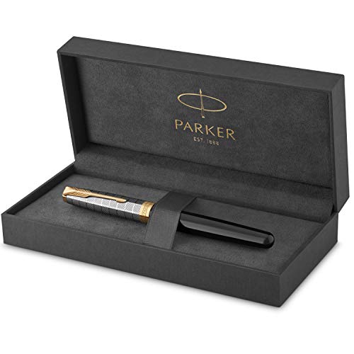 Parker Sonnet Füller - Premium Metal & Black Glanzlack mit Goldbeschichtung - Füllfederhalter mit feiner 18 Karat Goldfeder und schwarzer Tintenpatrone - Geschenkbox von PARKER