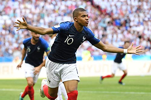 Kylian Mbappé Esspapier mit der französischen Kasack für Kuchendekoration für Geburtstage und Mottopartys Kylian Mbappé Esspapier mit der französischen Kasack für Kuchendekoration für Geburtstage und Mottopartys von PARTYLANDIA