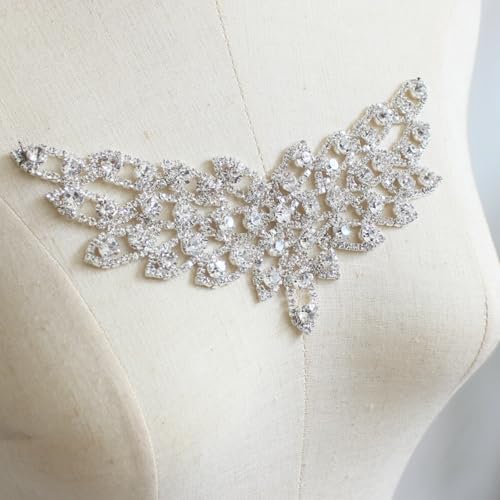 PEARLY JUN Rhinestone Appliques Silver AB Diamond V Neck Applique Patches for Dresses Hand Sewing Craft Projects DIY Wedding Clothes Shoes Hats Bags Embellishments PEARLY JUN Rhinestone Appliques Silver AB Diamond V Neck Applique Patches for Dresses Hand Sewing Craft Projects DIY Wedding Clothes Shoes Hats Bags Embellishments von PEARLY JUN