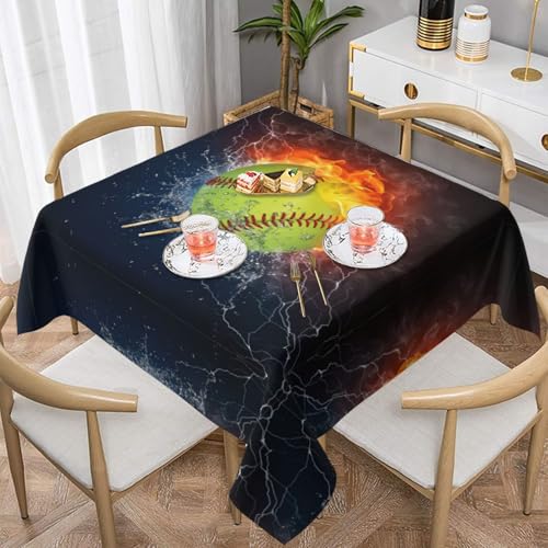 POEZJZW Quadratische Tischdecke mit Softball-Motiv, für Esstische im Innen- und Außenbereich, Esstische, Partys, Terrassen, 137 x 137 cm POEZJZW Quadratische Tischdecke mit Softball-Motiv, für Esstische im Innen- und Außenbereich, Esstische, Partys, Terrassen, 137 x 137 cm von POEZJZW