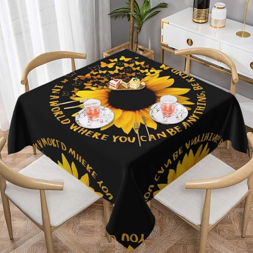 POEZJZW Quadratische dekorative Tischdecke mit Schmetterlings- und Sonnenblumen-Druck, für Esstische im Innen- und Außenbereich, Esstische, Partys, Terrassen, 137 x 137 cm POEZJZW Quadratische dekorative Tischdecke mit Schmetterlings- und Sonnenblumen-Druck, für Esstische im Innen- und Außenbereich, Esstische, Partys, Terrassen, 137 x 137 cm von POEZJZW