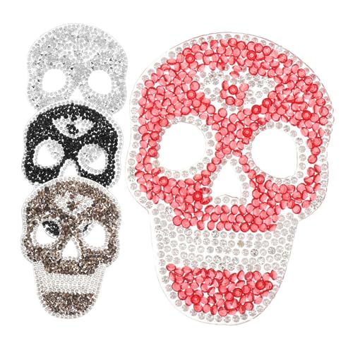 POPETPOP 4 Stück Teiliges Strass Schädel Bügelpatch Resin Applikationen in Silber Schwarz Rot Kreative DIY Nähaccessoires für Kleidung Jeans Taschen und Jacken Vielseitige Modeverzierung von POPETPOP