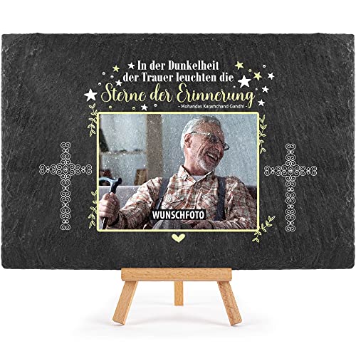PR Print Royal Schieferplatte selbst gestalten - Gedenktafel mit Foto Bedrucken - Sterne der Erinnerung - Grabtafel, Grabschmuck - Schiefertafel mit Staffelei, 20x30 cm I Personalisierte Erinnerung PR Print Royal Schieferplatte selbst gestalten - Gedenktafel mit Foto Bedrucken - Sterne der Erinnerung - Grabtafel, Grabschmuck - Schiefertafel mit Staffelei, 20x30 cm I Personalisierte Erinnerung von PR Print Royal