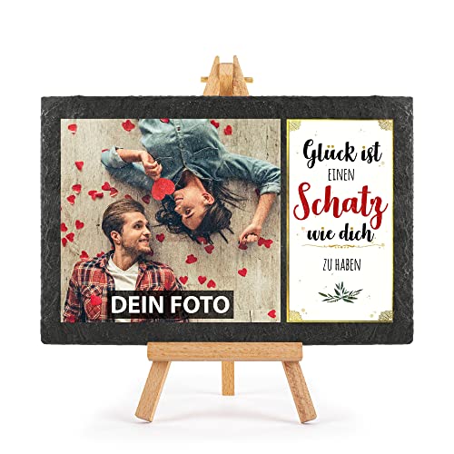 Schieferplatte selbst gestalten - mit Foto bedrucken - Glück ist einen Schatz wie dich zu haben - Geschenk Valentinstag, Jahrestag, Hochzeit, Geburtstag, Schiefertafel mit Staffelei, 20 x 30 cm Schieferplatte selbst gestalten - mit Foto bedrucken - Glück ist einen Schatz wie dich zu haben - Geschenk Valentinstag, Jahrestag, Hochzeit, Geburtstag, Schiefertafel mit Staffelei, 20 x 30 cm von PR Print Royal