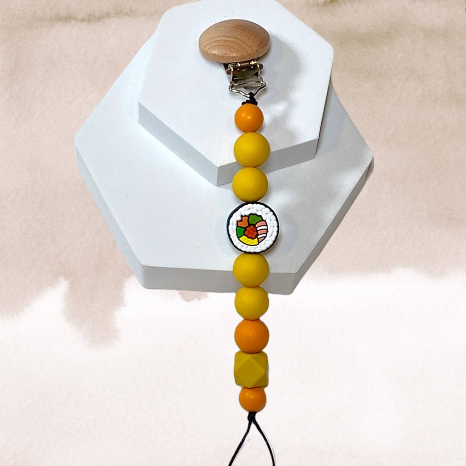 Gelber Silikon Sushi Schnullerhalter| Schnullerhalter Aus Silikon| Gelbe Schnullerclip| Schnullerklammer Gelber Silikon Sushi Schnullerhalter| Schnullerhalter Aus Silikon| Gelbe Schnullerclip| Schnullerklammer von PacificPacifiers
