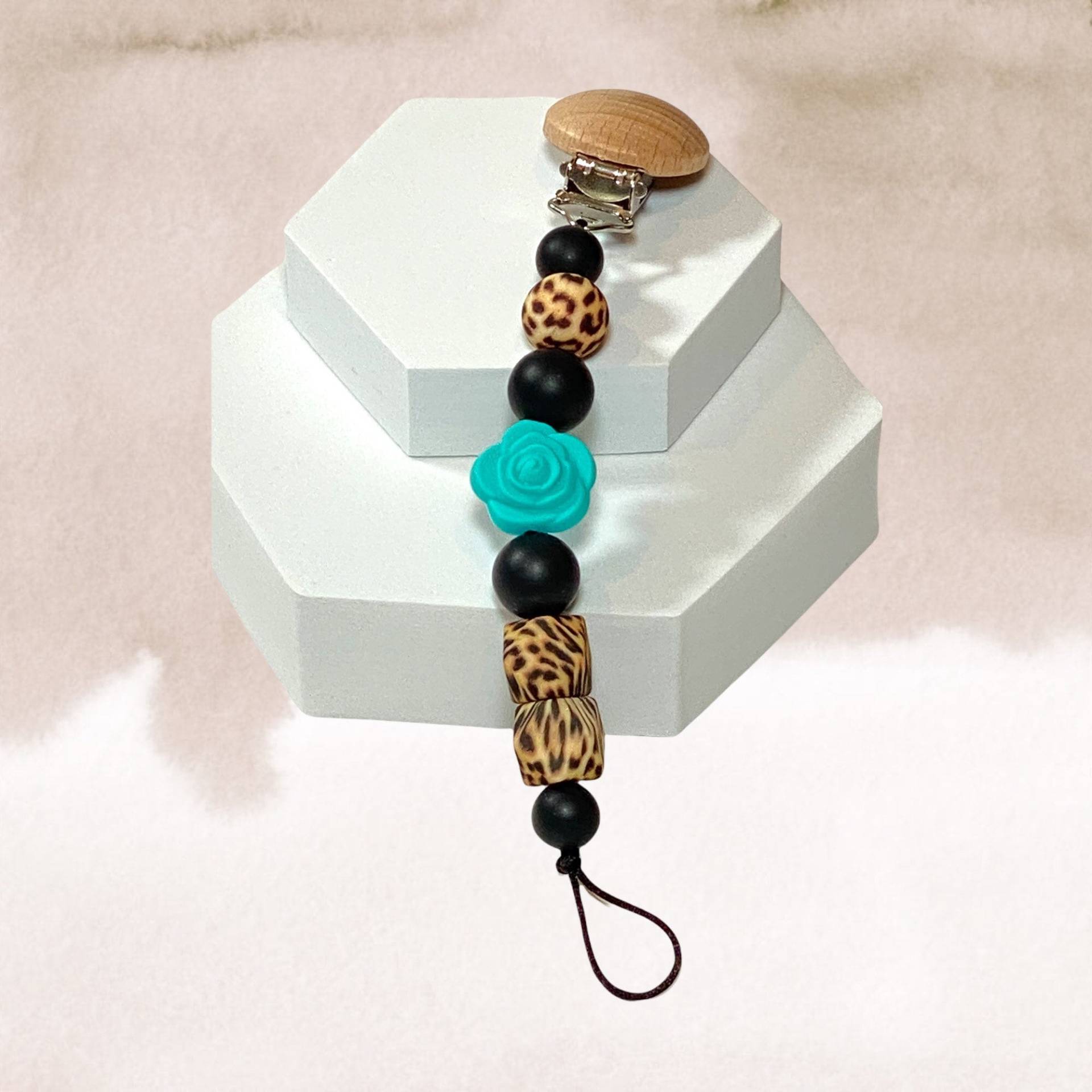 Leopard Und Teal Blume Silikon Schnullerclip | Leopardenblüte Schnullerblumenhalter Leopard Und Teal Blume Silikon Schnullerclip | Leopardenblüte Schnullerblumenhalter von PacificPacifiers