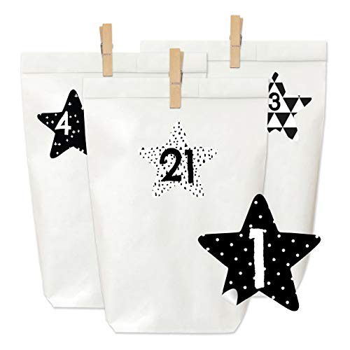 Papierdrachen Adventskalender zum Befüllen und Basteln - 24 weiße Papiertüten, 24 Zahlenaufkleber und 24 Holzklammern - Motiv schwarz-weiße Sterne für Kinder und Erwachsene - Set Nummer 40 Papierdrachen Adventskalender zum Befüllen und Basteln - 24 weiße Papiertüten, 24 Zahlenaufkleber und 24 Holzklammern - Motiv schwarz-weiße Sterne für Kinder und Erwachsene - Set Nummer 40 von Papierdrachen