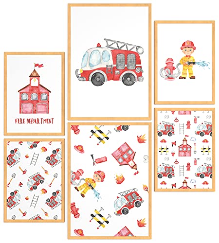 Papierschmiede® Bilder Kinderzimmer Kids Mood Poster Set Feuerwehr, Gerahmte Bilder fürs Kinderzimmer in Natur-Holzrahmen, 2X DIN A3 und 4X DIN A4, Feuerwehrauto Löschen von Papierschmiede