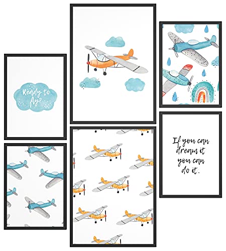 Papierschmiede® Bilder Kinderzimmer Kids Mood Poster Set Flugzeuge, Gerahmte Bilder fürs Kinderzimmer in schwarzen Holzrahmen, 2x DIN A4 und 4x DIN A5, Wolken Fliegen Blau Gelb von Papierschmiede