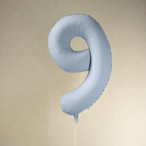 Großer nebelblauer Folienballon mit Zahl 9, für Geburtstagsparty-Dekoration und Hintergründe Großer nebelblauer Folienballon mit Zahl 9, für Geburtstagsparty-Dekoration und Hintergründe von PartyDeco