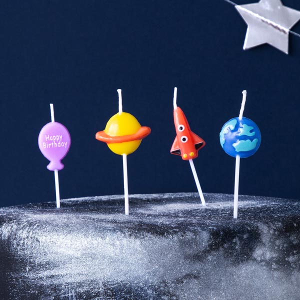 Weltall Geburtstagskerzen, 4er Pack, 2cm - 3cm Weltall Geburtstagskerzen, 4er Pack, 2cm - 3cm von Partydeco