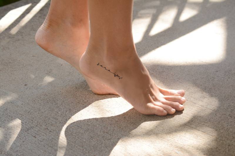 Zierlicher Fuß Tattoo, Custom Name Tattoo Von Pasadya von Pasadya