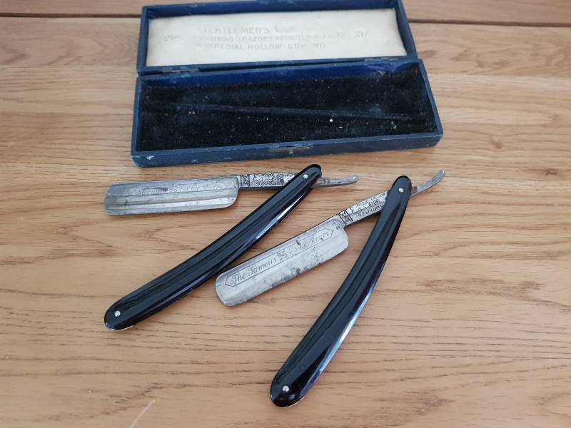 Antikes Boxed Paar Rasiermesser, Zwei Es-Ese The Famous #3118, 2 Solingen German Cut Throats, Wet Shave von PastNFutureUK