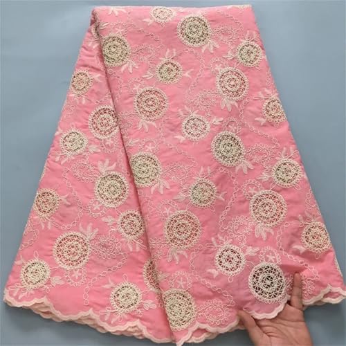 Schweizer Voile-Spitzenstoff, zarte, weiße Rosettensträuße und filigrane Ranken, luxuriöse Couture von Pegsmio