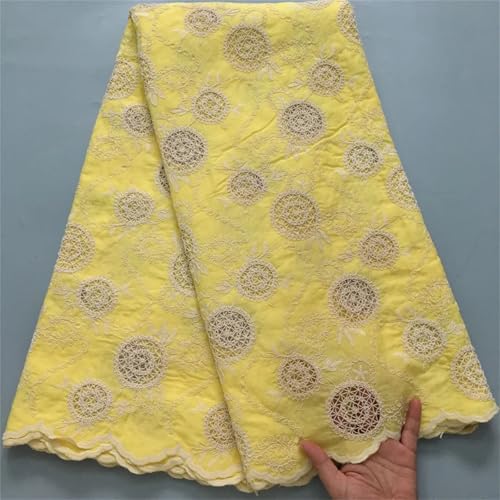 Schweizer Voile-Spitzenstoff, zarte, weiße Rosettensträuße und filigrane Ranken, luxuriöse Couture von Pegsmio
