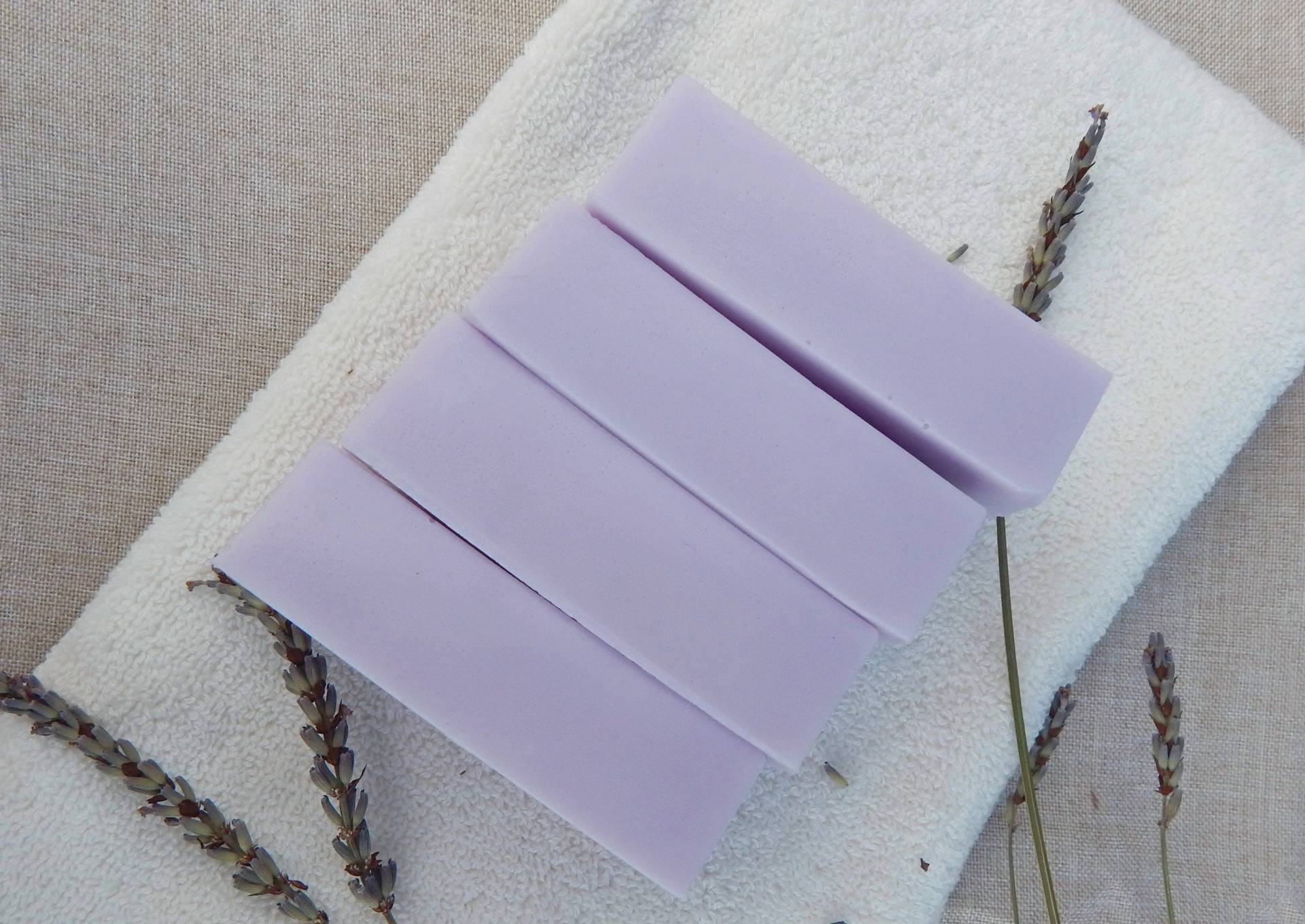 Friedliche Lavendel-Ziegenmilchseife | Blumen Geschenk Für Sie Friedliche Lavendel-Ziegenmilchseife | Blumen Geschenk Für Sie von PenelopeGoatCompany