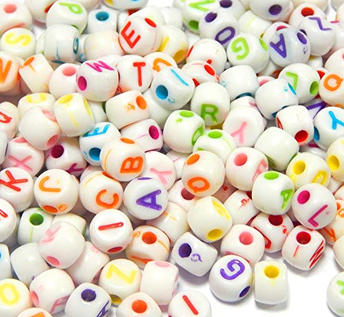 150 Buchstabenperlen Kunststoffbuchstabe Perlen Rund 7mm Weiss 'A-Z'' mit Bunte Buchstaben für Ketten, Armband, Kinderschmuck Mix Farben Alphabet Beads D86 von Perlin