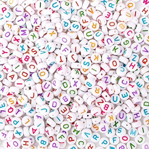 600 Stück Acryl Rund Buchstaben Perlen Set Initiale Alphabet Beads Buchstabenperlen zum Auffädeln für DIY Freundschaft Armband Schmuckherstellung (Weiß Bunt) von Perlin
