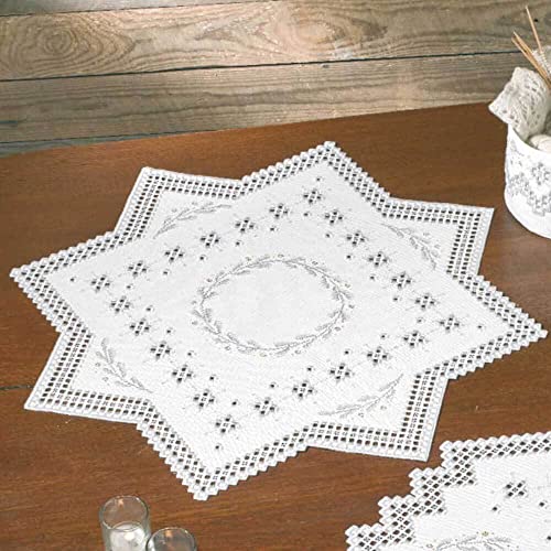 Permin Hardanger Tischdecke Stickpackung Hardanger Kranz, Zählmuster, 67x67cm, 27-0832 von Permin