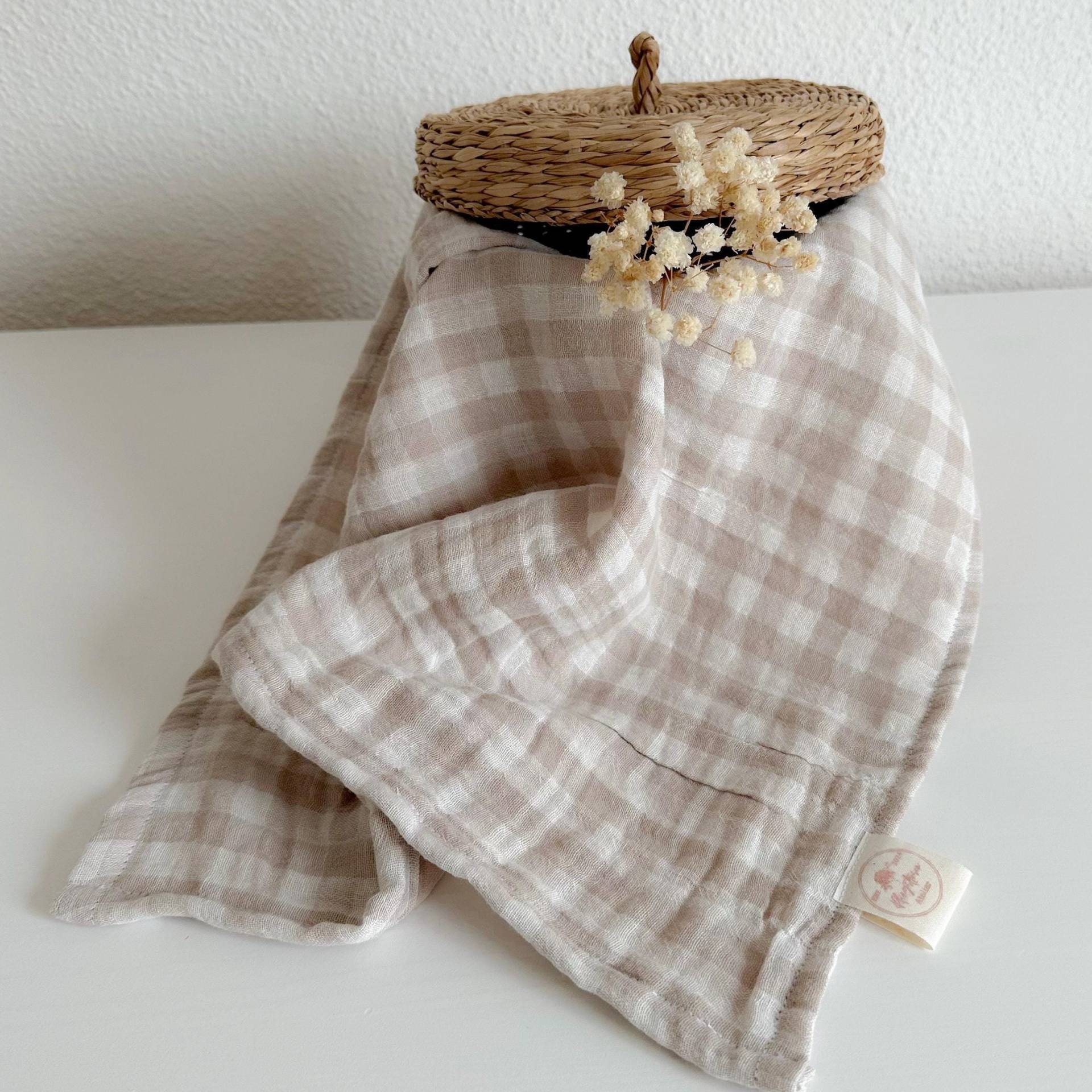 Spucktuch Aus Musselin | Mulltuch Cottage Core Landhausstil Kariert Handmade Babygeschenk Doppellagig Geschenk Zur Geburt Spucktuch Aus Musselin | Mulltuch Cottage Core Landhausstil Kariert Handmade Babygeschenk Doppellagig Geschenk Zur Geburt von Pfingstrosenatelier