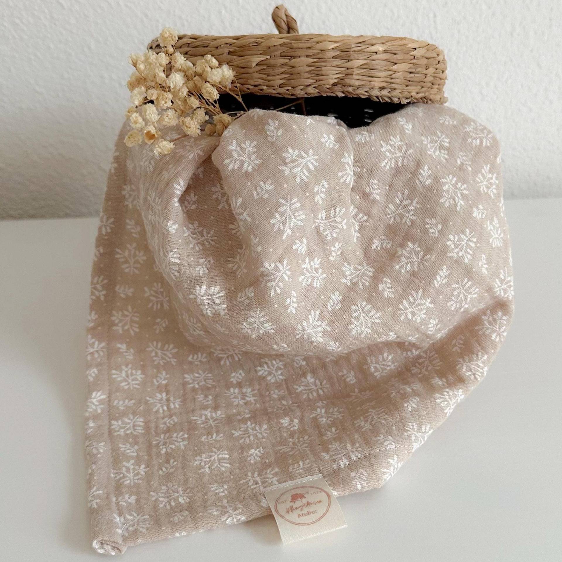 Spucktuch Aus Musselin | Zweig Wintermotiv Mistletoe Babydecke Handmade Babygeschenk Beige Dezent Geschenk Zur Geburt Spucktuch Aus Musselin | Zweig Wintermotiv Mistletoe Babydecke Handmade Babygeschenk Beige Dezent Geschenk Zur Geburt von Pfingstrosenatelier