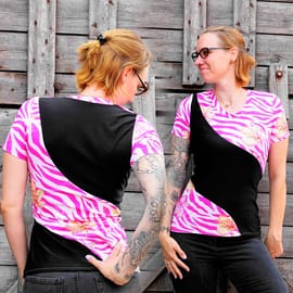 Niela's Cool Curved Shirt Niela's Cool Curved Shirt von PhiBobo's Zaubernadel