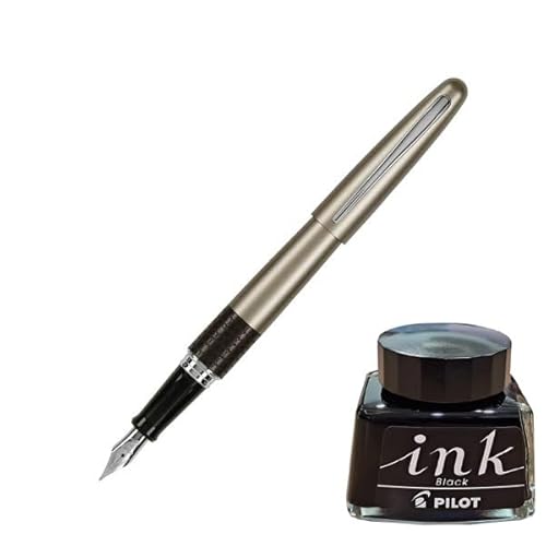 Pilot MR2 Eidechsen-Füllfederhalter, fein, mit 30-ml-Tintenflasche, Schwarz Pilot MR2 Eidechsen-Füllfederhalter, fein, mit 30-ml-Tintenflasche, Schwarz von Pilot