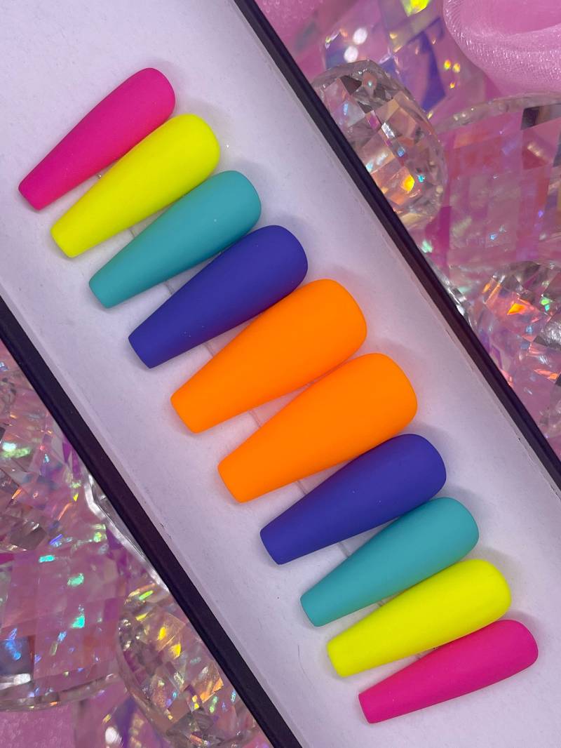 Farbe Pop | Matte Orange/Lila/Aqua/Gelb/Rosa Nägel Press On Nails von PinkiePromisesCo